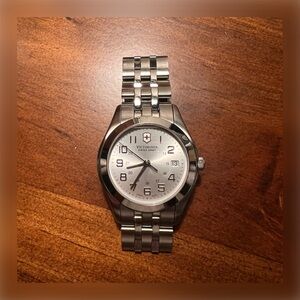 VICTORINOX SWISS ARMY ALLIANCE 241044 SILVER